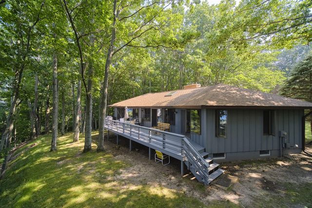 2521 Crescent Beach Road, Manistee, MI 49660