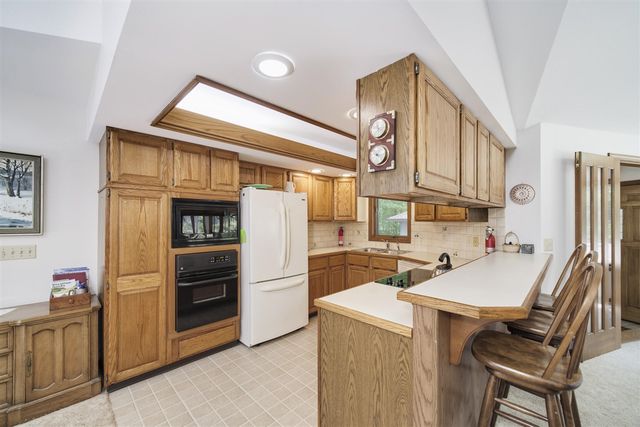 2521 Crescent Beach Road, Manistee, MI 49660