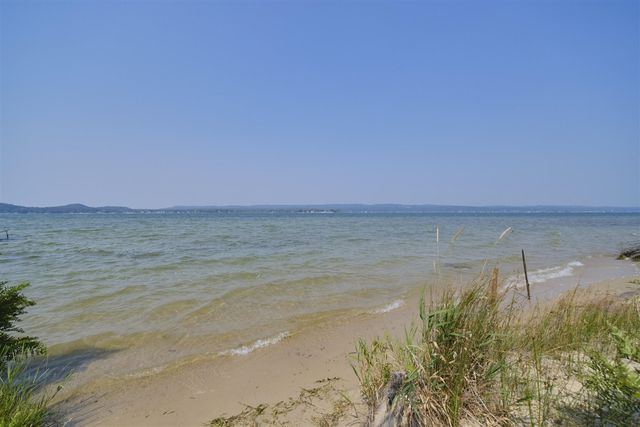 2521 Crescent Beach Road, Manistee, MI 49660