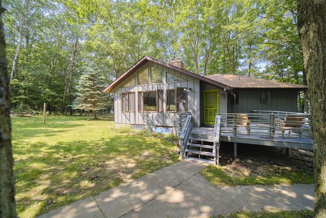 2521 Crescent Beach Road, Manistee, MI 49660