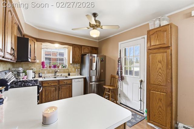 3149 Menge Avenue, Warren, MI 48091