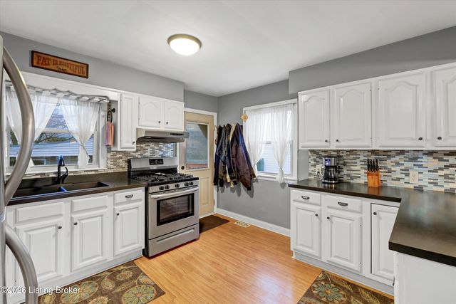 3010 Talisman Rd, Louisville, KY 40220