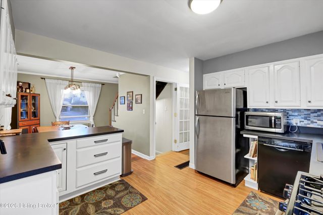 3010 Talisman Rd, Louisville, KY 40220