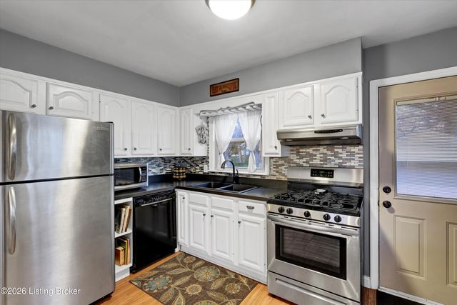 3010 Talisman Rd, Louisville, KY 40220