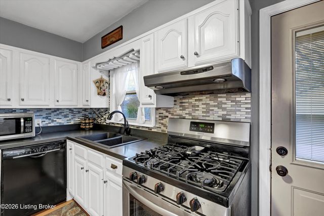 3010 Talisman Rd, Louisville, KY 40220