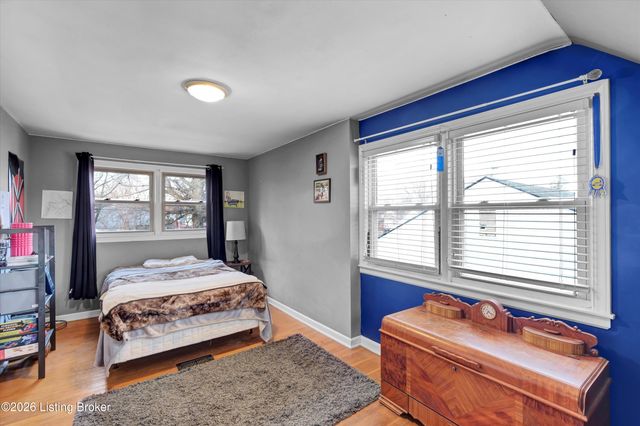 3010 Talisman Rd, Louisville, KY 40220