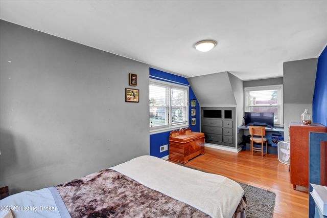 3010 Talisman Rd, Louisville, KY 40220