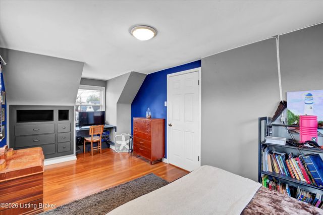 3010 Talisman Rd, Louisville, KY 40220