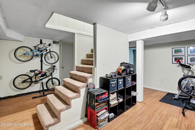 3010 Talisman Rd, Louisville, KY 40220