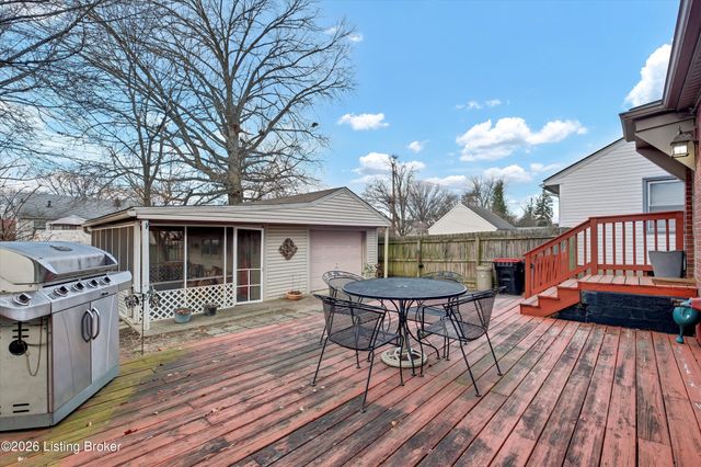 3010 Talisman Rd, Louisville, KY 40220