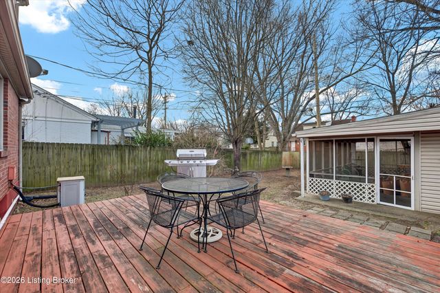 3010 Talisman Rd, Louisville, KY 40220