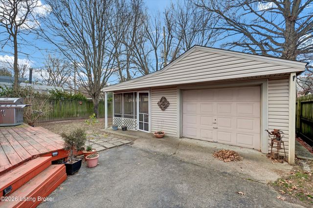 3010 Talisman Rd, Louisville, KY 40220