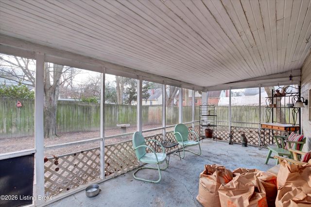 3010 Talisman Rd, Louisville, KY 40220