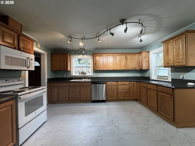 46788 SUNSET Ave, Westfir, OR 97492