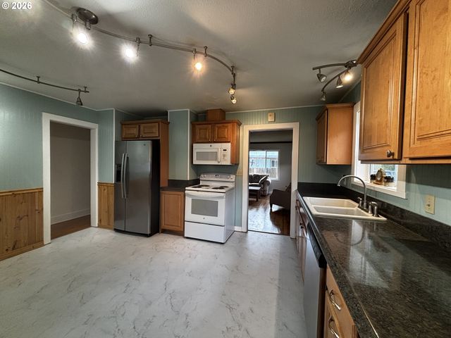 46788 SUNSET Ave, Westfir, OR 97492