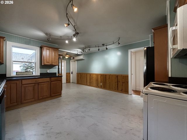 46788 SUNSET Ave, Westfir, OR 97492