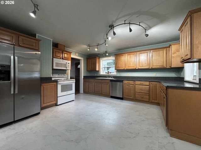 46788 SUNSET Ave, Westfir, OR 97492