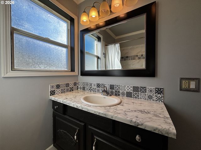 46788 SUNSET Ave, Westfir, OR 97492