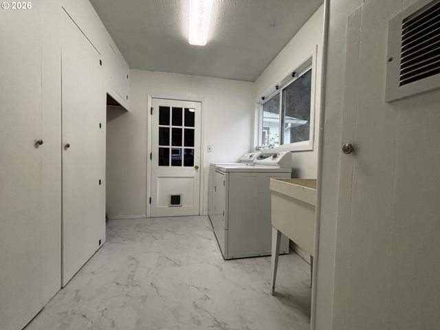 46788 SUNSET Ave, Westfir, OR 97492