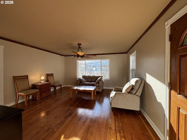 46788 SUNSET Ave, Westfir, OR 97492