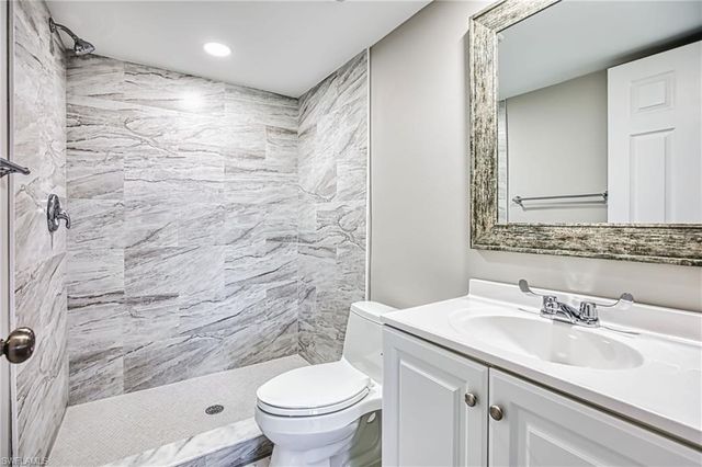 6220 Augusta DR 410, Fort Myers, FL 33907