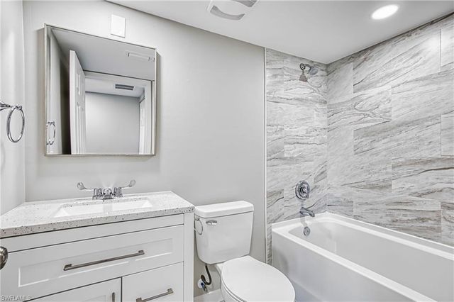 6220 Augusta DR 410, Fort Myers, FL 33907
