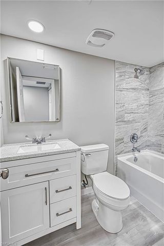 6220 Augusta DR 410, Fort Myers, FL 33907