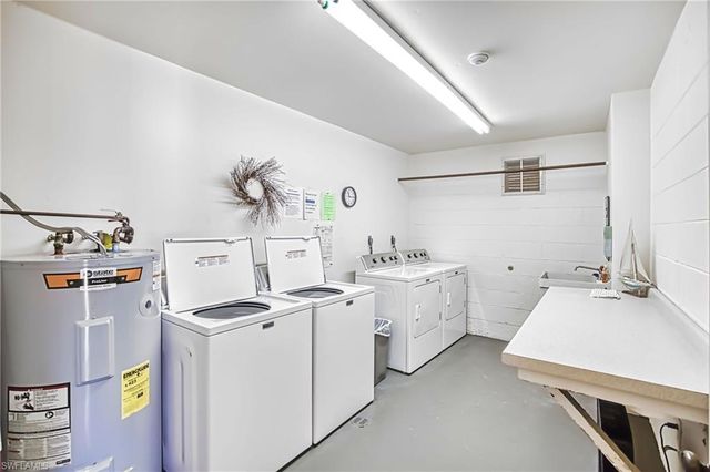 6220 Augusta DR 410, Fort Myers, FL 33907