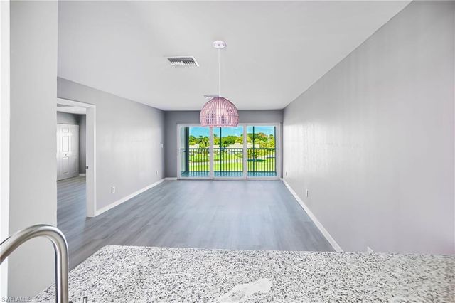 6220 Augusta DR 410, Fort Myers, FL 33907