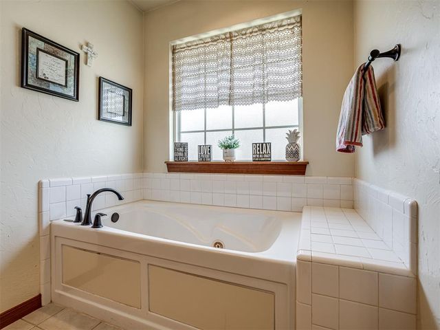3840 Pachem Avenue, Harrah, OK 73045