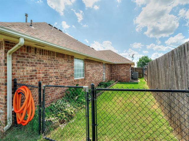 3840 Pachem Avenue, Harrah, OK 73045