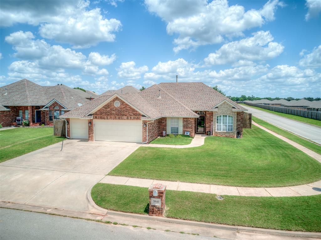 3840 Pachem Avenue, Harrah, OK 73045
