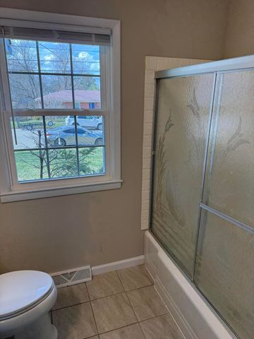 221 Stratford Drive, Richmond, KY 40475