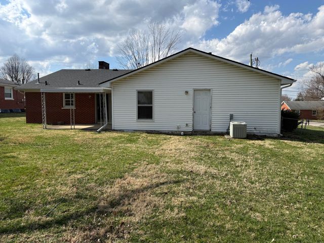 221 Stratford Drive, Richmond, KY 40475