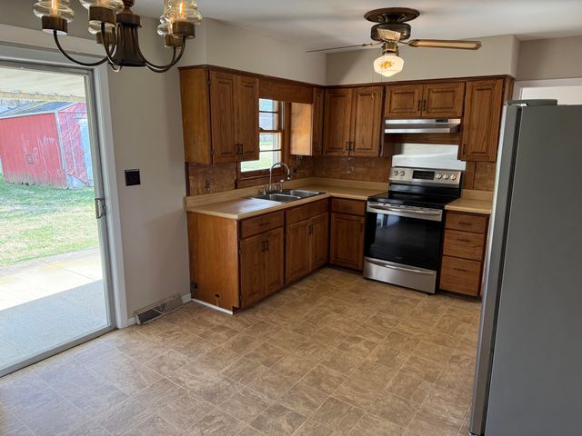 221 Stratford Drive, Richmond, KY 40475