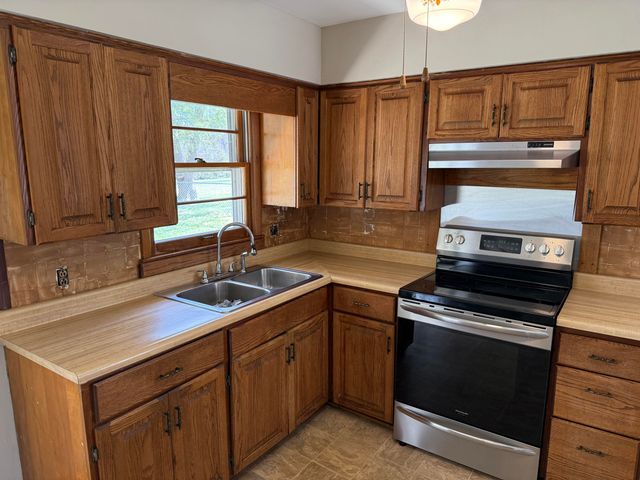 221 Stratford Drive, Richmond, KY 40475