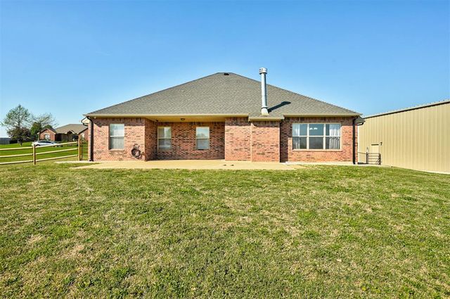 1970 Saddlecloth Trail, Guthrie, OK 73044