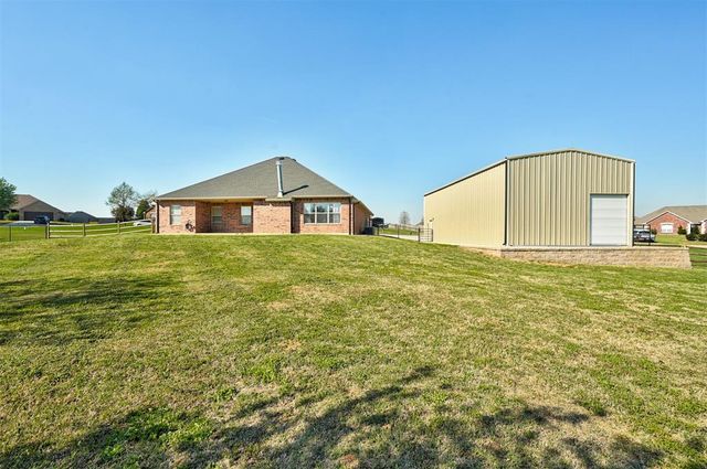 1970 Saddlecloth Trail, Guthrie, OK 73044