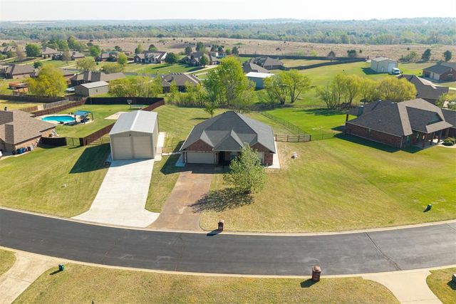 1970 Saddlecloth Trail, Guthrie, OK 73044