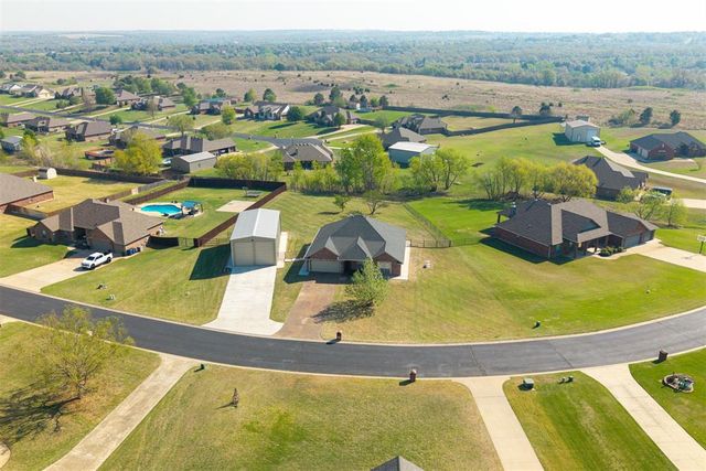 1970 Saddlecloth Trail, Guthrie, OK 73044