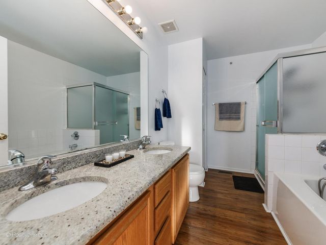 121 Commons Court, Wheeling, IL 60090