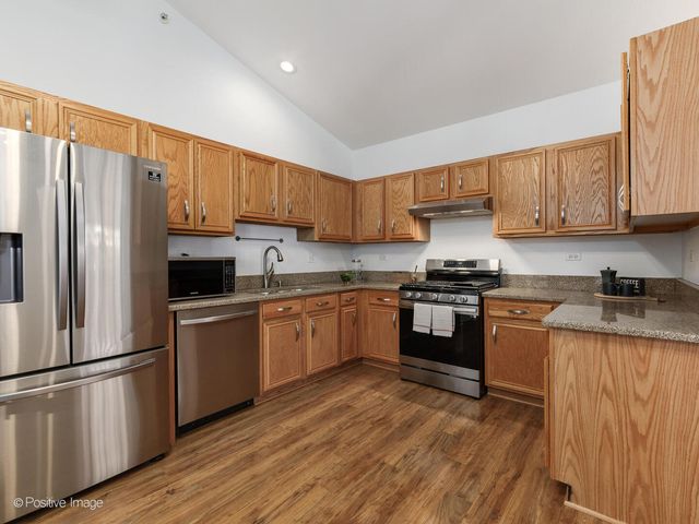 121 Commons Court, Wheeling, IL 60090