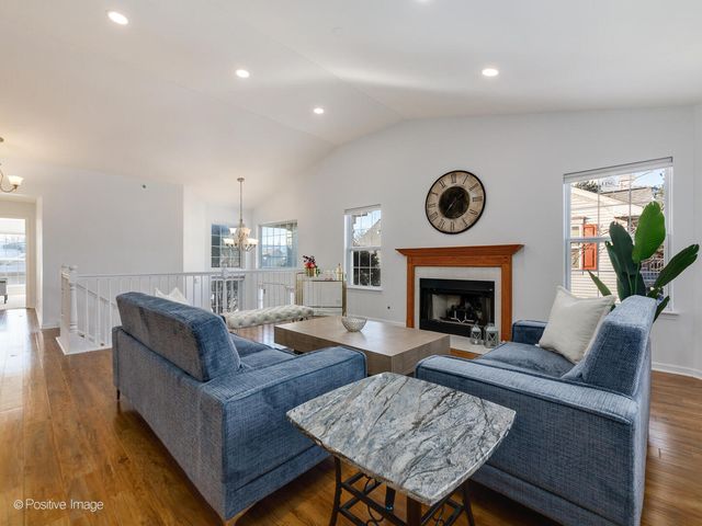 121 Commons Court, Wheeling, IL 60090