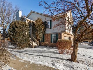 121 Commons Court, Wheeling, IL 60090