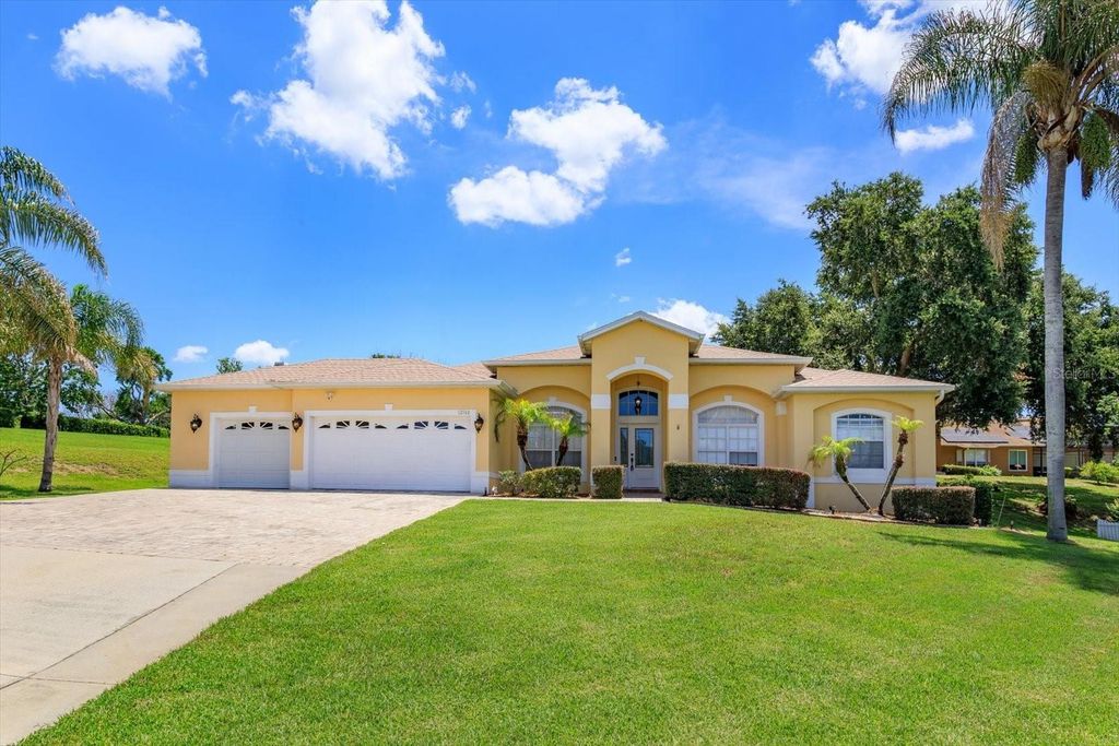Image 1 of property listing at 12560 KATHERINE CIRCLE, Clermont, FL 34711