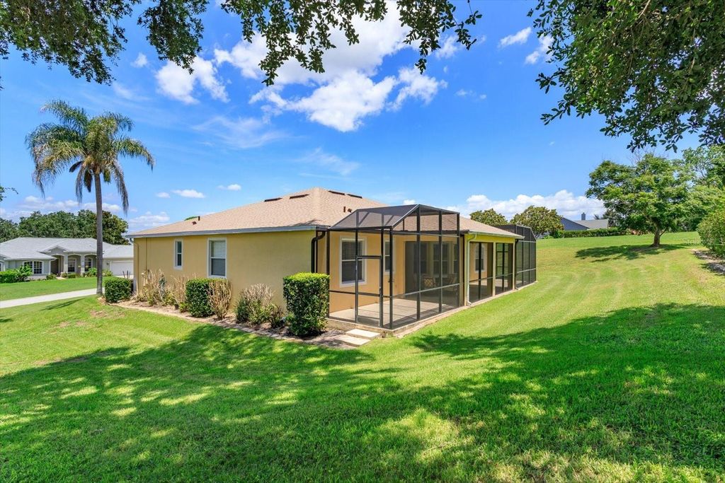 Image 2 of property listing at 12560 KATHERINE CIRCLE, Clermont, FL 34711