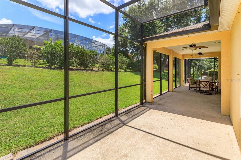 Image 16 of property listing at 12560 KATHERINE CIRCLE, Clermont, FL 34711