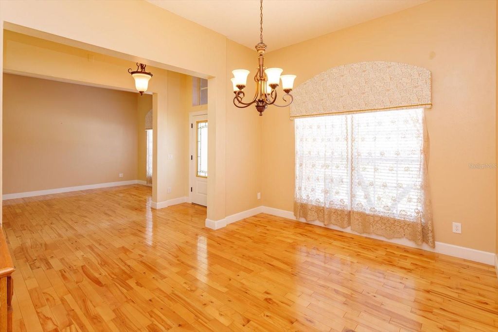 Image 19 of property listing at 12560 KATHERINE CIRCLE, Clermont, FL 34711