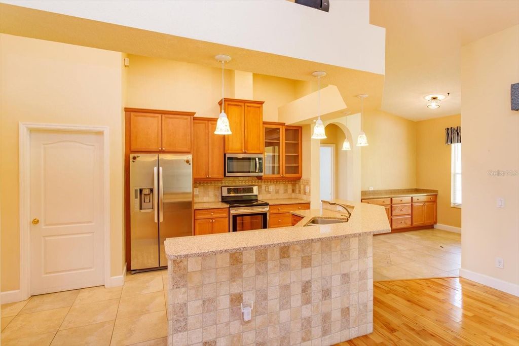 Image 25 of property listing at 12560 KATHERINE CIRCLE, Clermont, FL 34711
