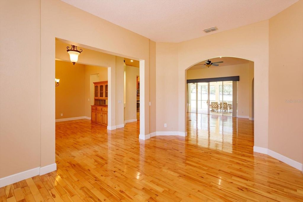 Image 34 of property listing at 12560 KATHERINE CIRCLE, Clermont, FL 34711